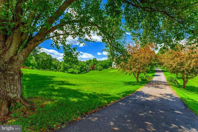 $800,000 | 4874 Executive Drive, Gainesville, VA 20155