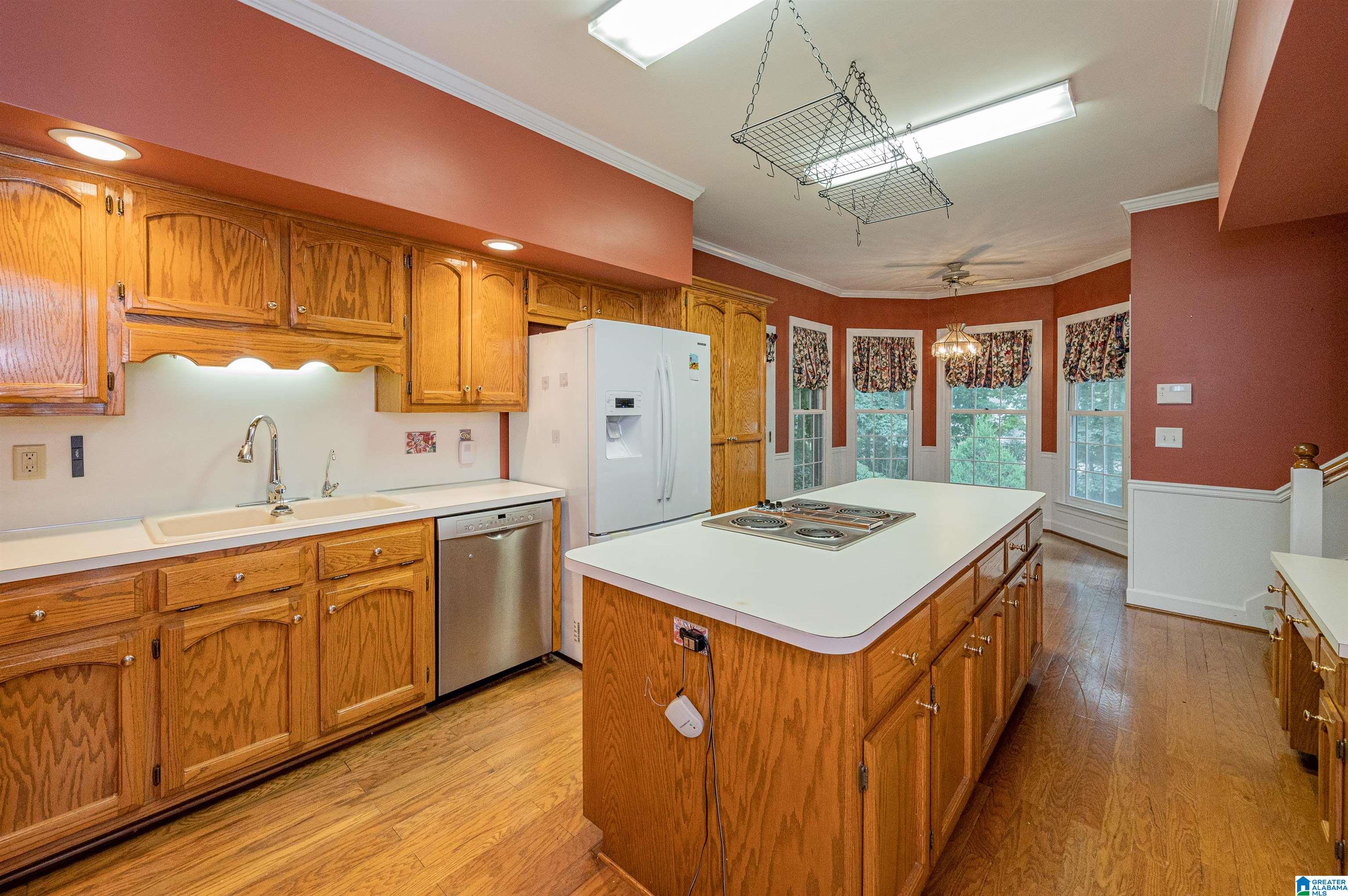 144 Oakmont Road Birmingham, AL 35244 - Photo 10 of 48