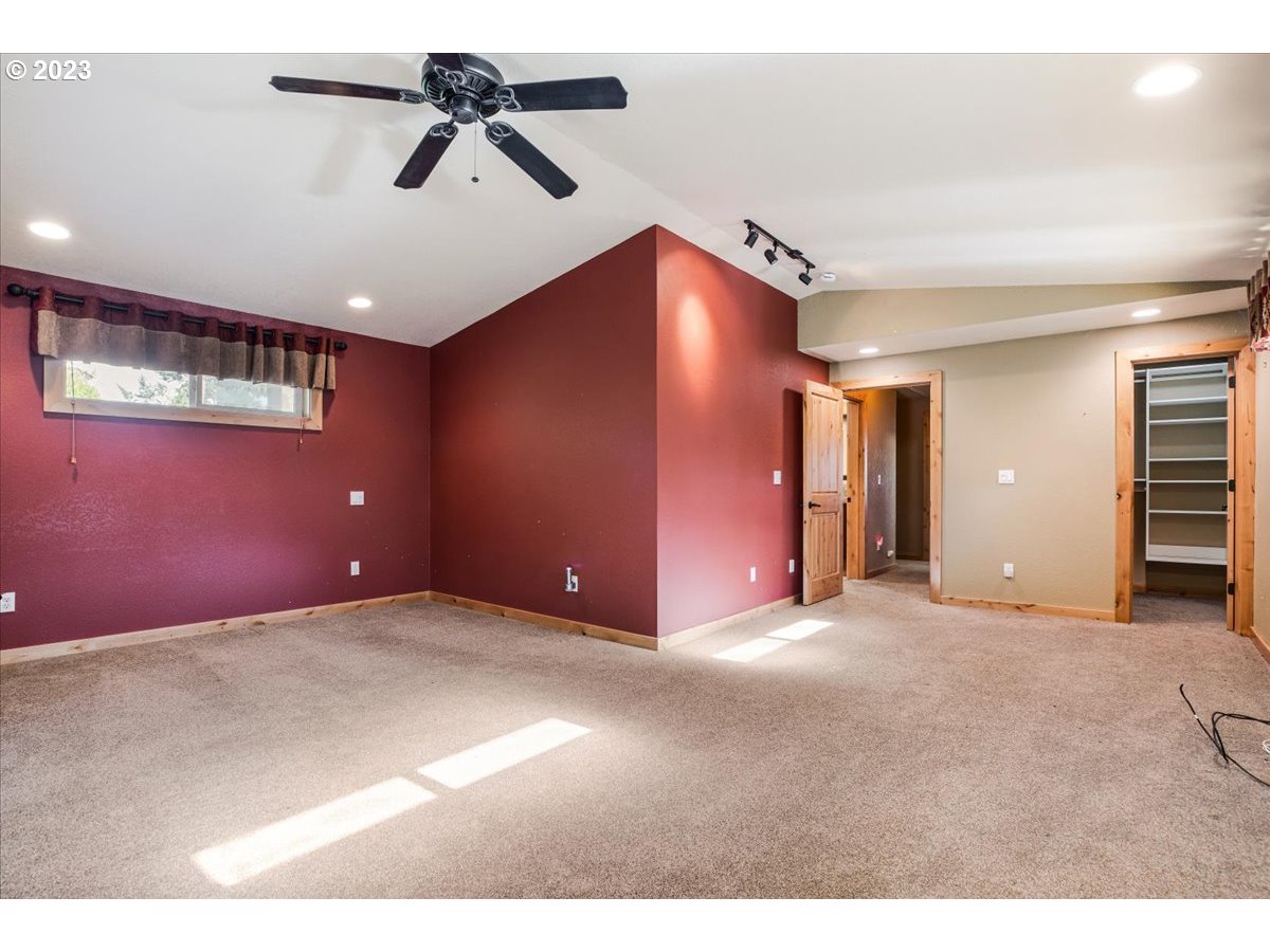 23411 Southeast Borges Road Damascus, OR 97089 - Photo 26 of 47 Gallery Image 26