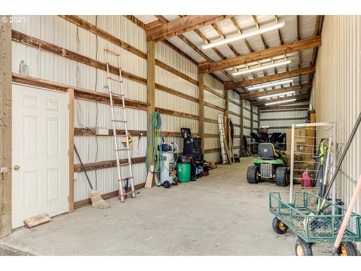 23411 Southeast Borges Road Damascus, OR 97089 - Photo 38 of 47 Gallery Image 38