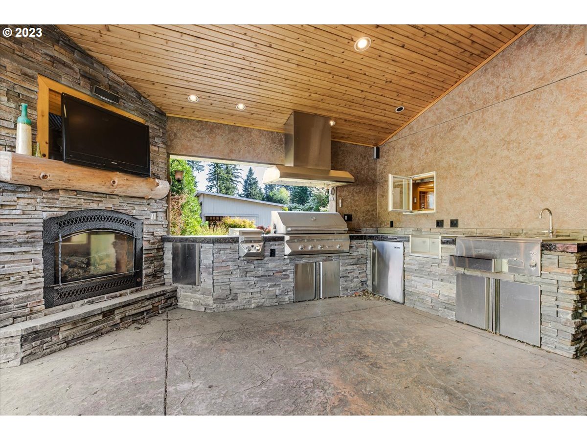 23411 Southeast Borges Road Damascus, OR 97089 - Photo 8 of 47 Gallery Image 8