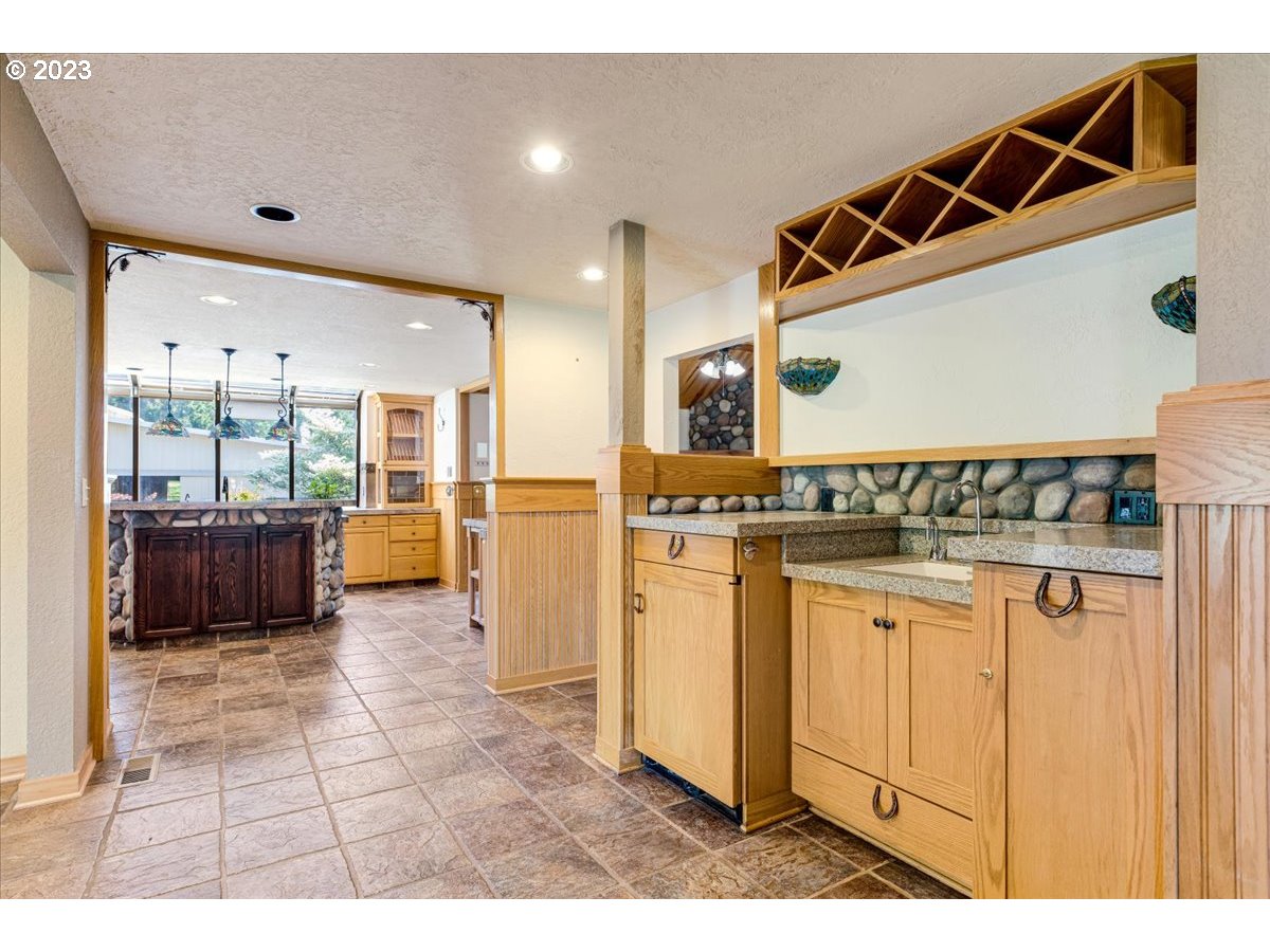 23411 Southeast Borges Road Damascus, OR 97089 - Photo 9 of 47 Gallery Image 9