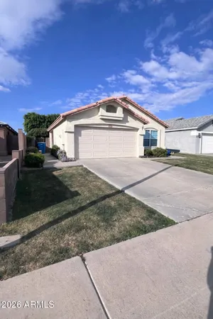 $2,000 | 3030 West Rose Garden Lane, Phoenix, AZ 85027
