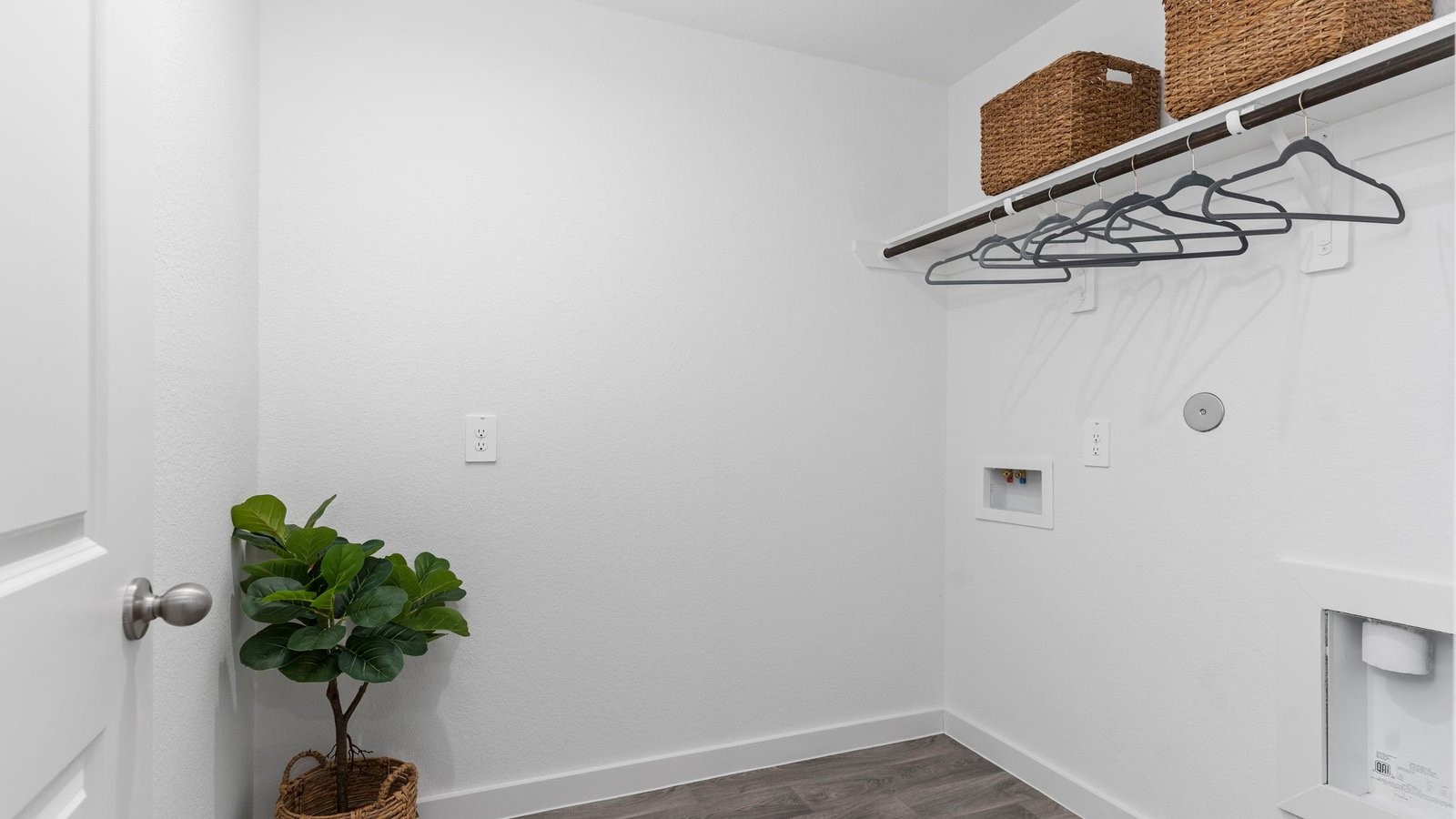 6004 Hawthorne Gdns Drive Rosenberg, TX 77469 - Photo 6 of 38 *Images and 3D tour is for illustration only and options may vary from home as built.