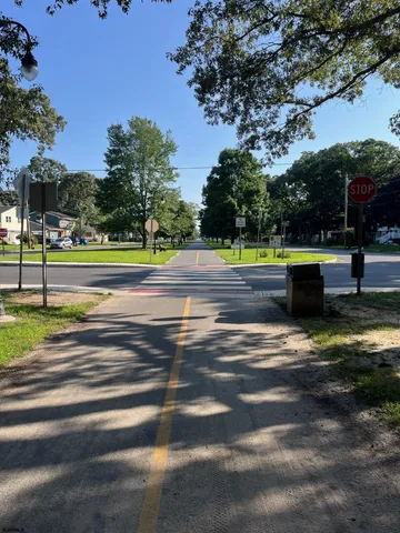a view of a yard with entertaining space