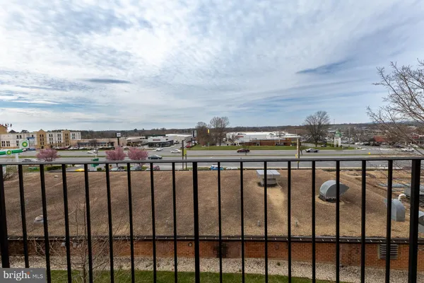 $1,850 | 1747 Edgewood Hill Circle, Unit 203, Hagerstown, MD 21740