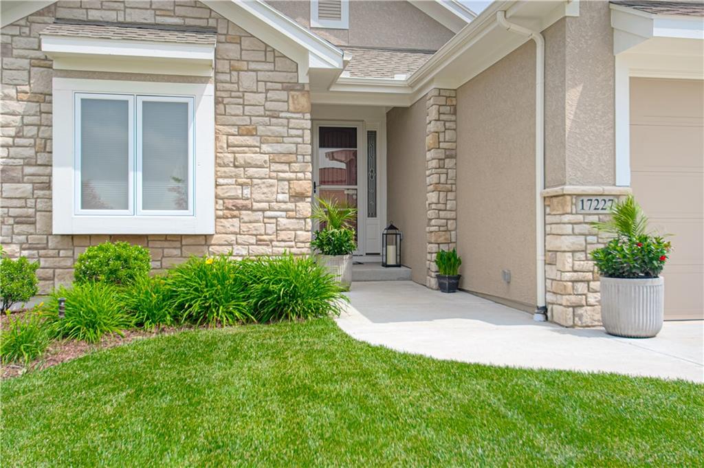 17227 South Allman Road Olathe, KS 66062 - Photo 3 of 61