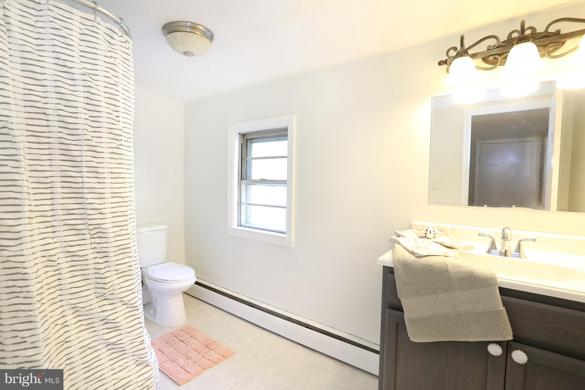 8512 Yellow Springs Road Frederick, MD 21702 - Photo 27 of 30 Bath second level