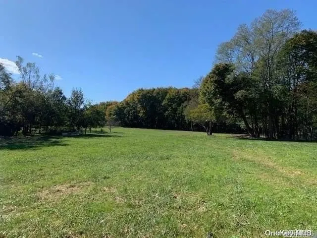 $2,075,000 | 385 New Suffolk Avenue, Mattituck, NY 11952