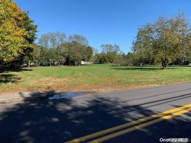 $2,075,000 | 385 New Suffolk Avenue, Mattituck, NY 11952