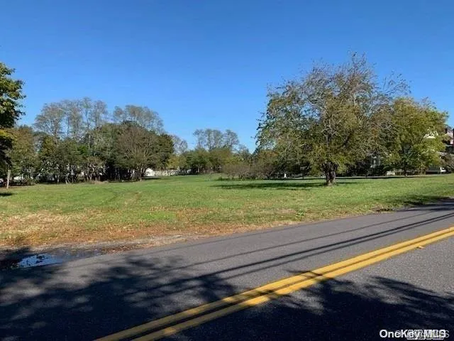 $2,075,000 | 385 New Suffolk Avenue, Mattituck, NY 11952