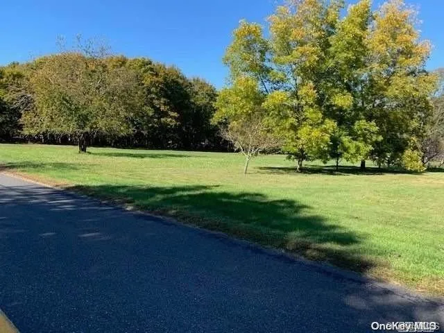 $2,075,000 | 385 New Suffolk Avenue, Mattituck, NY 11952