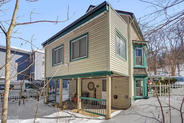 $175,000 | 937 6th Street, Rensselaer, NY 12144