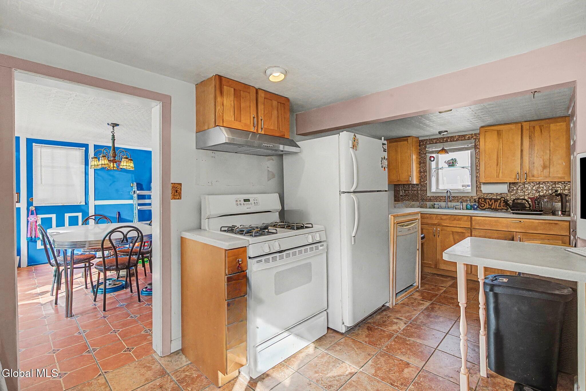 937 6th Street Rensselaer, NY 12144 - Photo 4 of 31 Kitchen