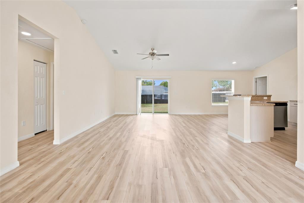 16342 Southwest 23rd Court Road Ocala, FL 34473 - Photo 7 of 32 Gallery Image 7