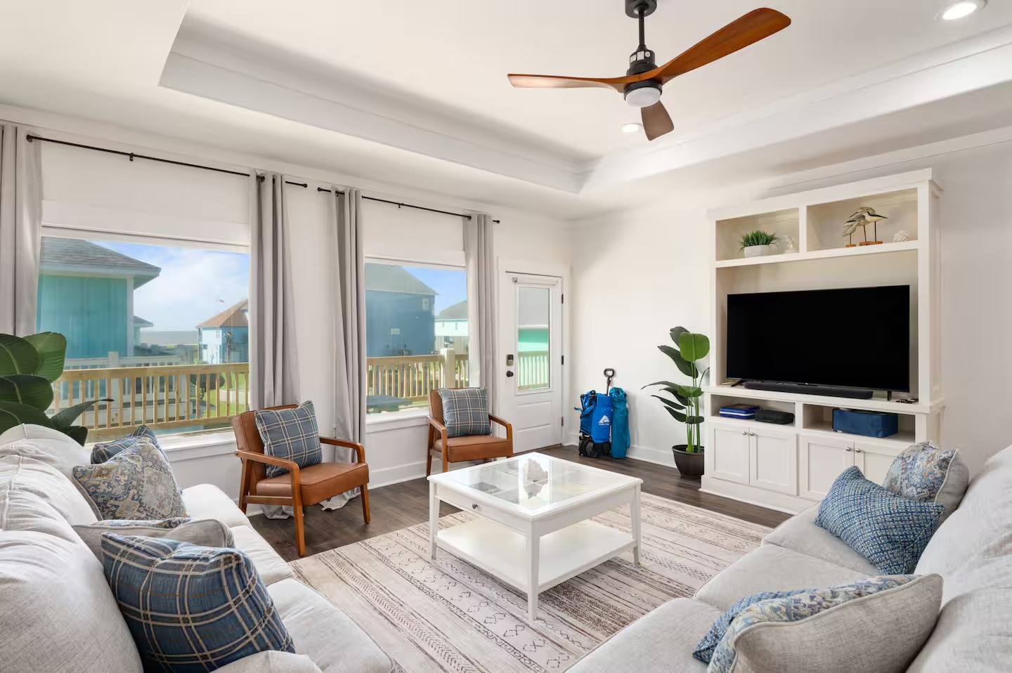 845 O' Neil Road Port Bolivar, TX 77650 - Photo 4 of 27 a living room with furniture and a flat screen tv