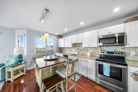$1,450,000 | 392 83rd Street, Unit 392, Stone Harbor, NJ 08247