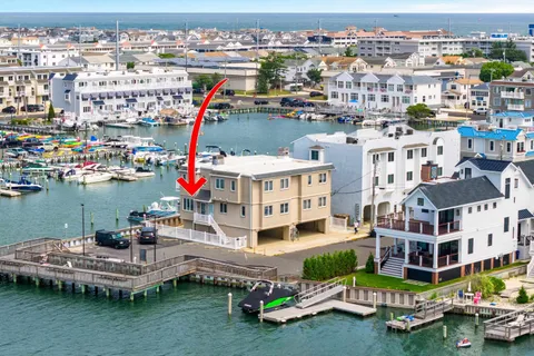 $1,450,000 | 392 83rd Street, Unit 392, Stone Harbor, NJ 08247
