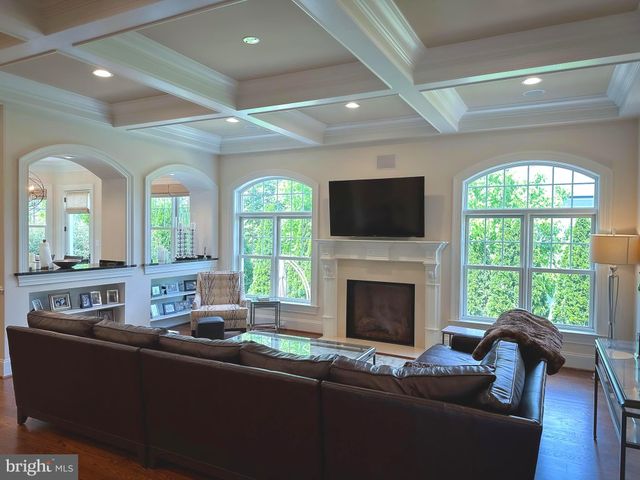 $2,625,000 | 6526 Chesterfield Avenue, McLean, VA 22101