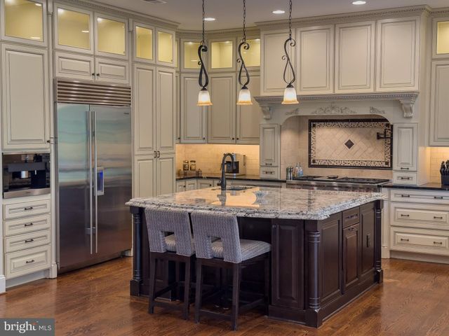 $2,625,000 | 6526 Chesterfield Avenue, McLean, VA 22101