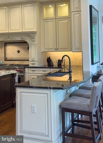 $2,625,000 | 6526 Chesterfield Avenue, McLean, VA 22101