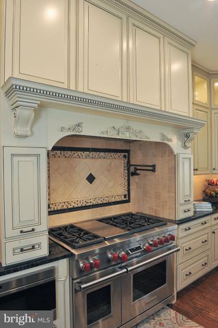 $2,625,000 | 6526 Chesterfield Avenue, McLean, VA 22101