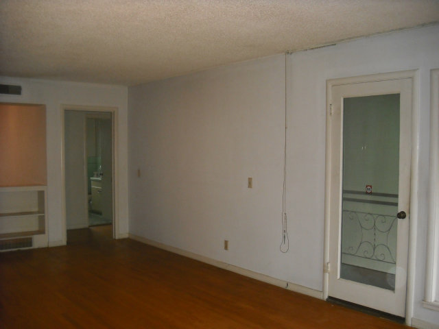423 Dwight Road Burlingame, CA 94010 - Photo 9 of 11 an empty room with closet area