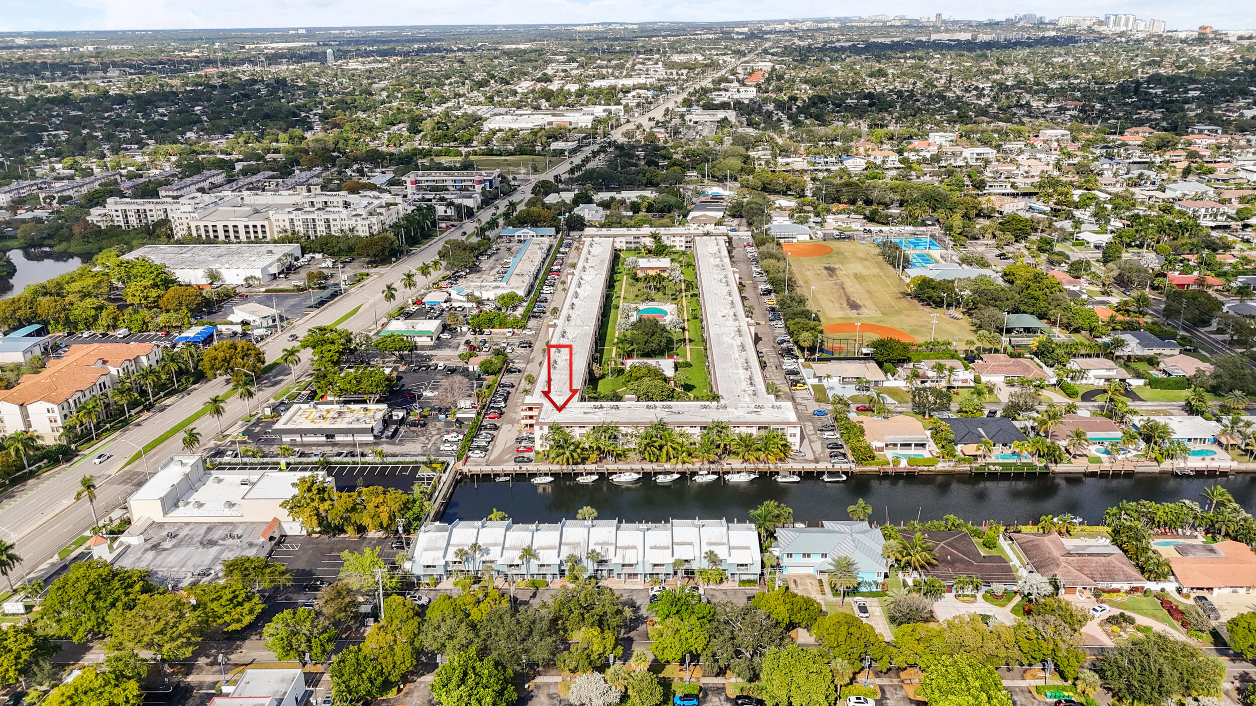 4500 North Federal Highway, Unit 272H Lighthouse Point, FL 33064 - Photo 21 of 30 an aerial view of residential houses with outdoor space