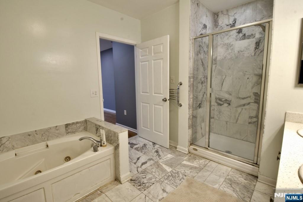 340 The Promenade Edgewater, NJ 07020 - Photo 24 of 46