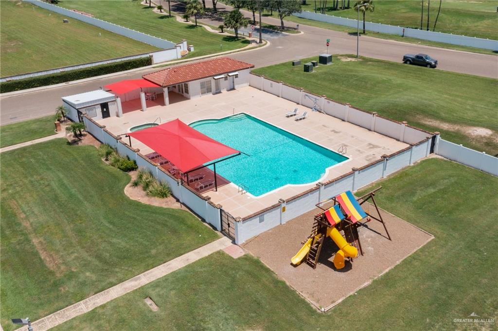 3802 B Shea Weslaco, TX 78596 - Photo 16 of 18 an aerial view of a backyard