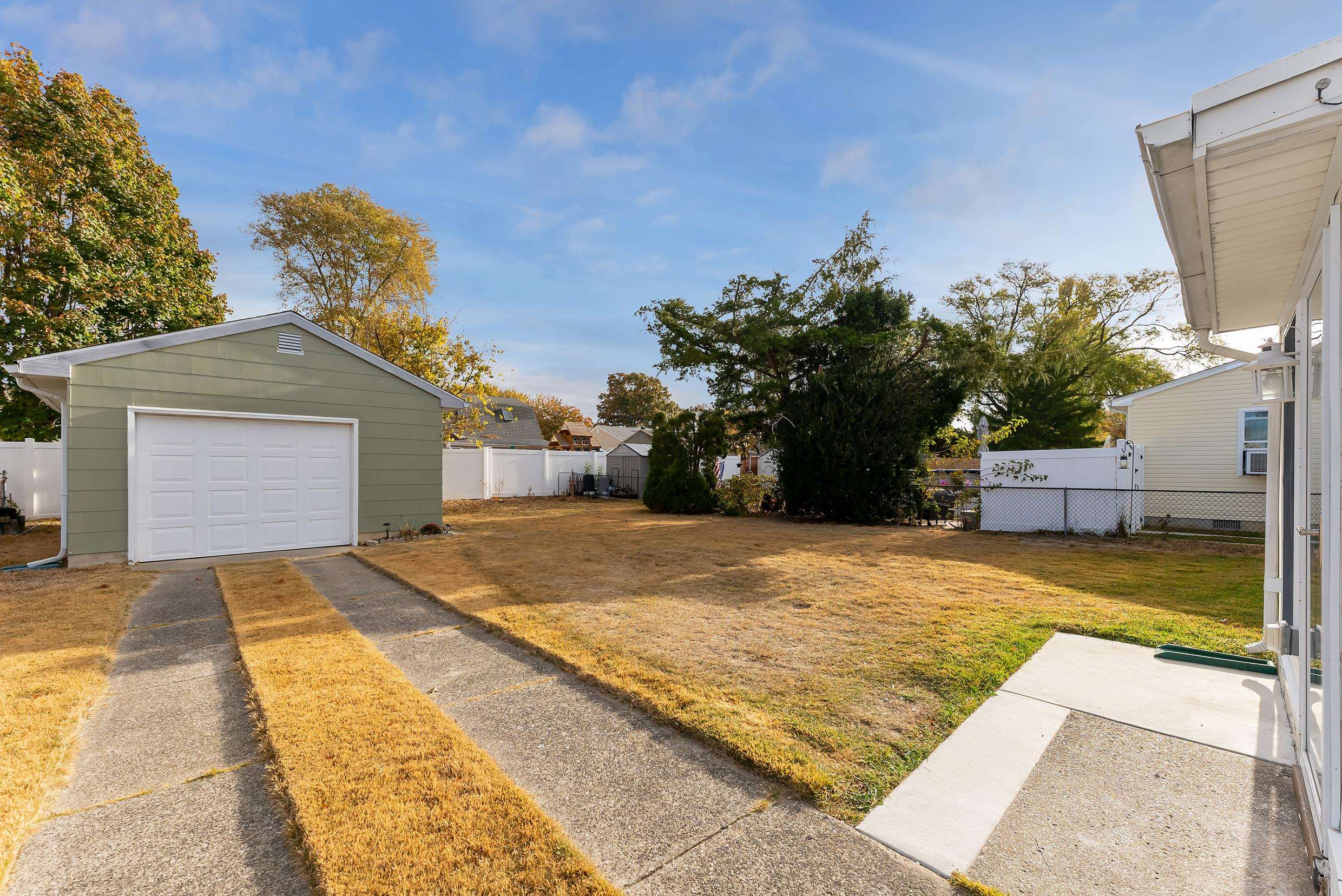 127 Broadway Villas, NJ 08251 - Photo 25 of 30 a view of backyard of the house