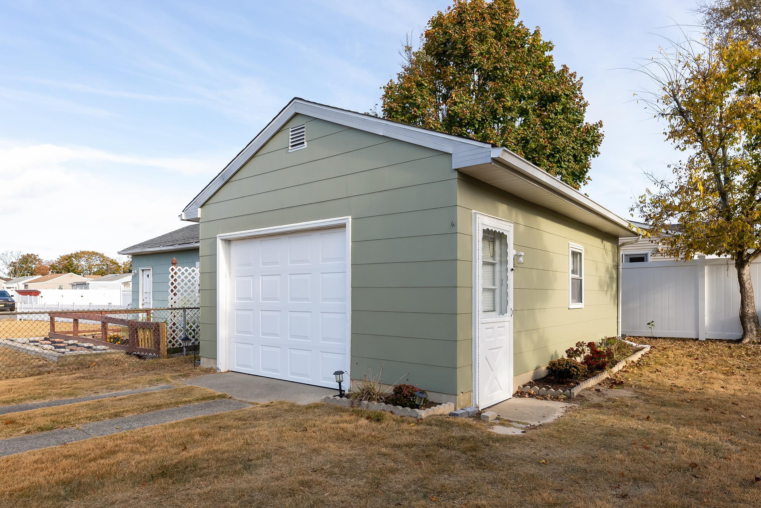 127 Broadway Villas, NJ 08251 - Photo 30 of 30 a view of a house with a yard