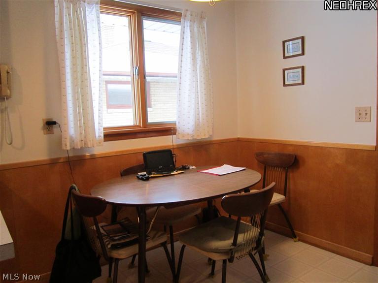 4746 Roadoan Road Cleveland, OH 44144 - Photo 7 of 15 Dinette area of kitchen.