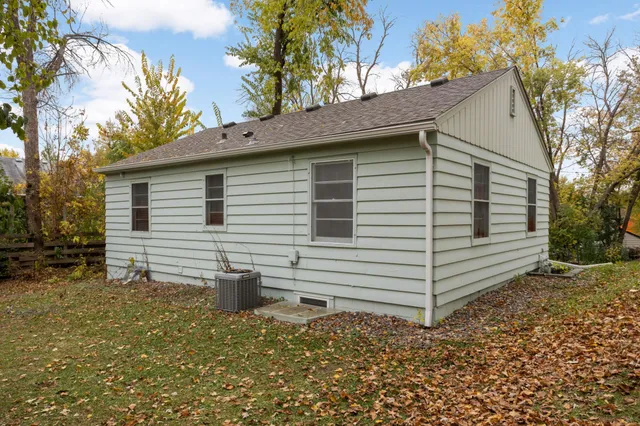 $2,100 | 2336 Ives Lane North, Plymouth, MN 55441