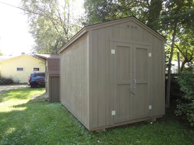 $2,100 | 2336 Ives Lane North, Plymouth, MN 55441