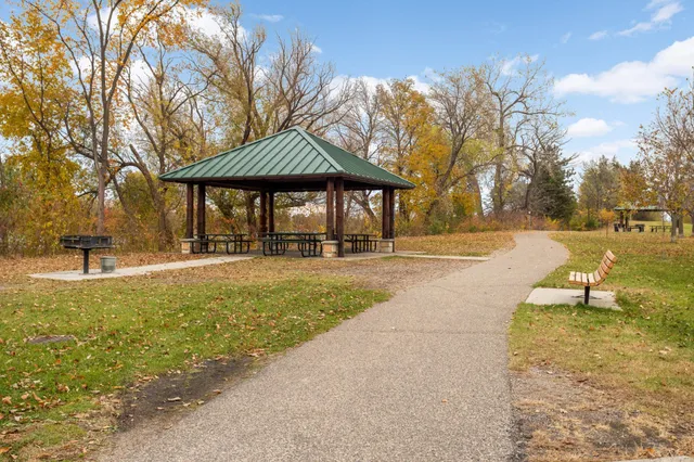 $2,100 | 2336 Ives Lane North, Plymouth, MN 55441