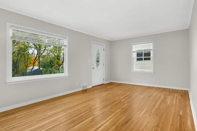 $2,100 | 2336 Ives Lane North, Plymouth, MN 55441