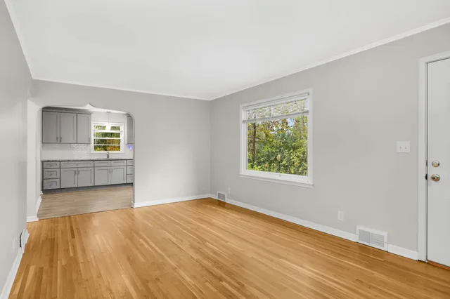 $2,100 | 2336 Ives Lane North, Plymouth, MN 55441