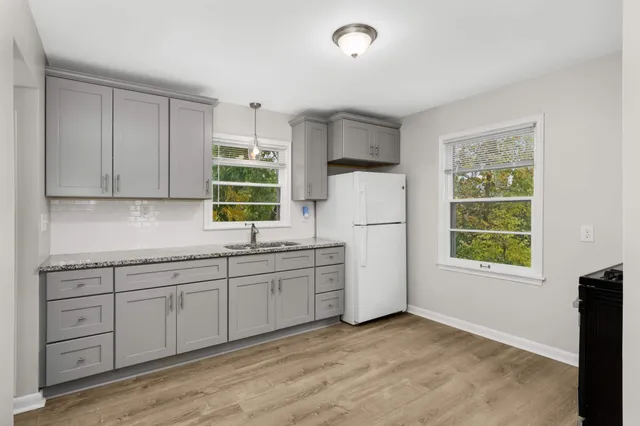 $2,100 | 2336 Ives Lane North, Plymouth, MN 55441