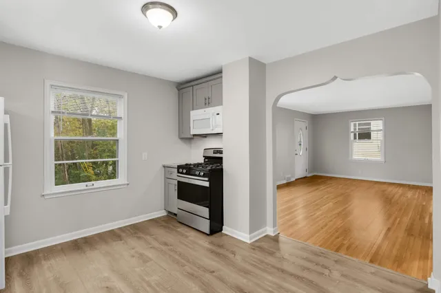 $2,100 | 2336 Ives Lane North, Plymouth, MN 55441