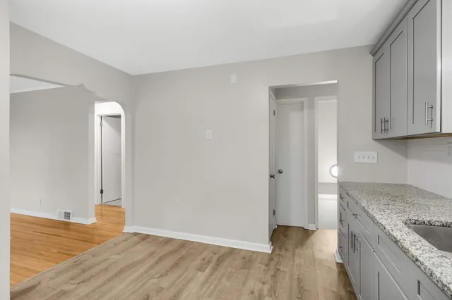 $2,100 | 2336 Ives Lane North, Plymouth, MN 55441