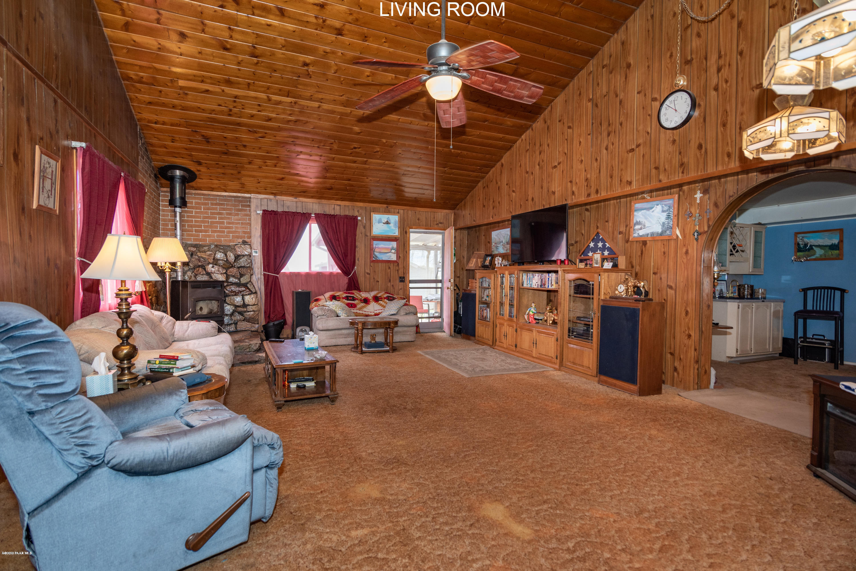 6373 South Country Road Mayer, AZ 86333 - Photo 6 of 38 Large Living Rm
