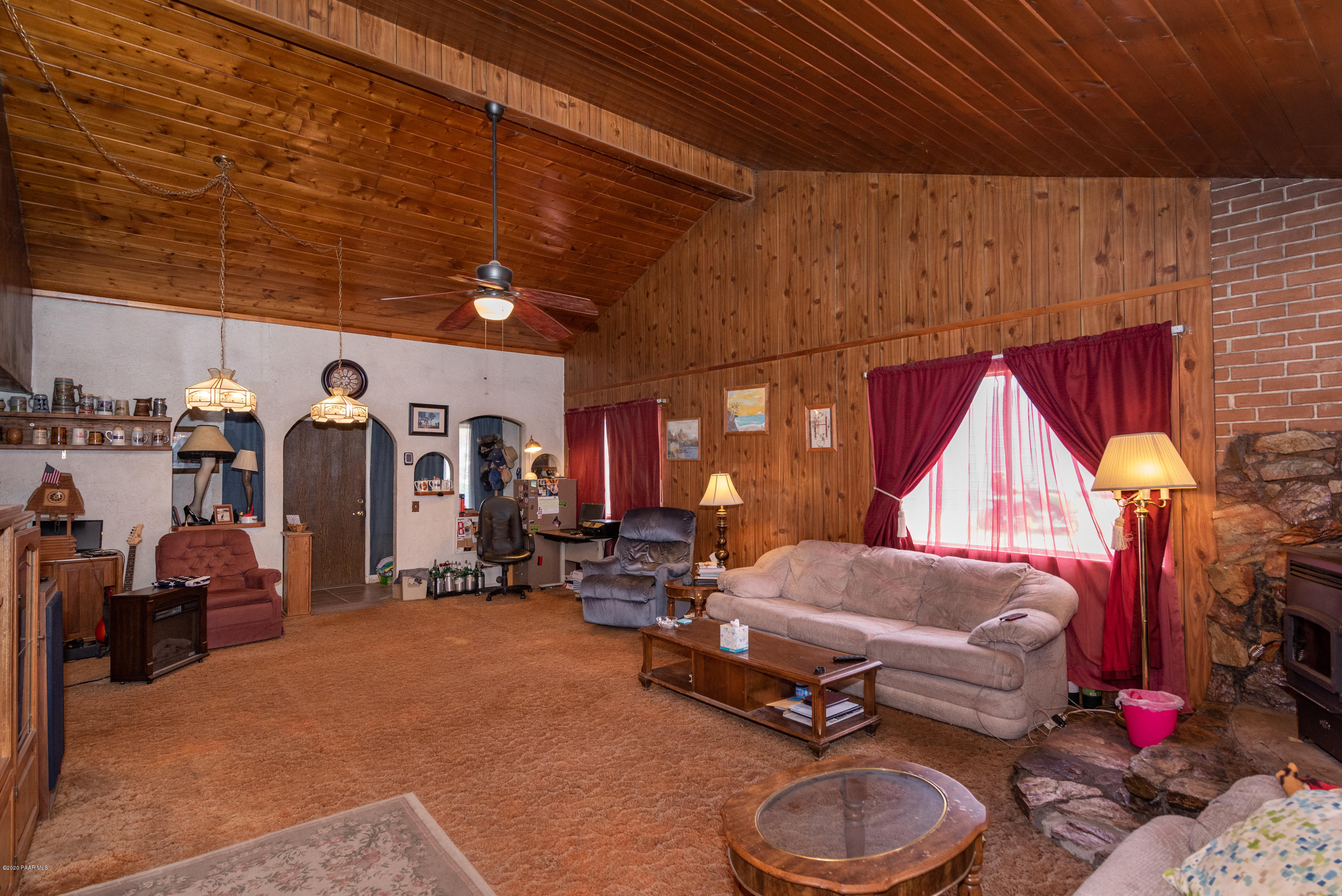 6373 South Country Road Mayer, AZ 86333 - Photo 7 of 38 Living Room