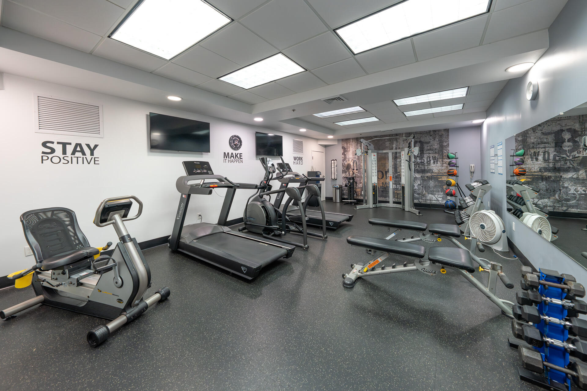 111 Center Street, Unit 403 Lake Geneva, WI 53147 - Photo 25 of 29 Workout Room
