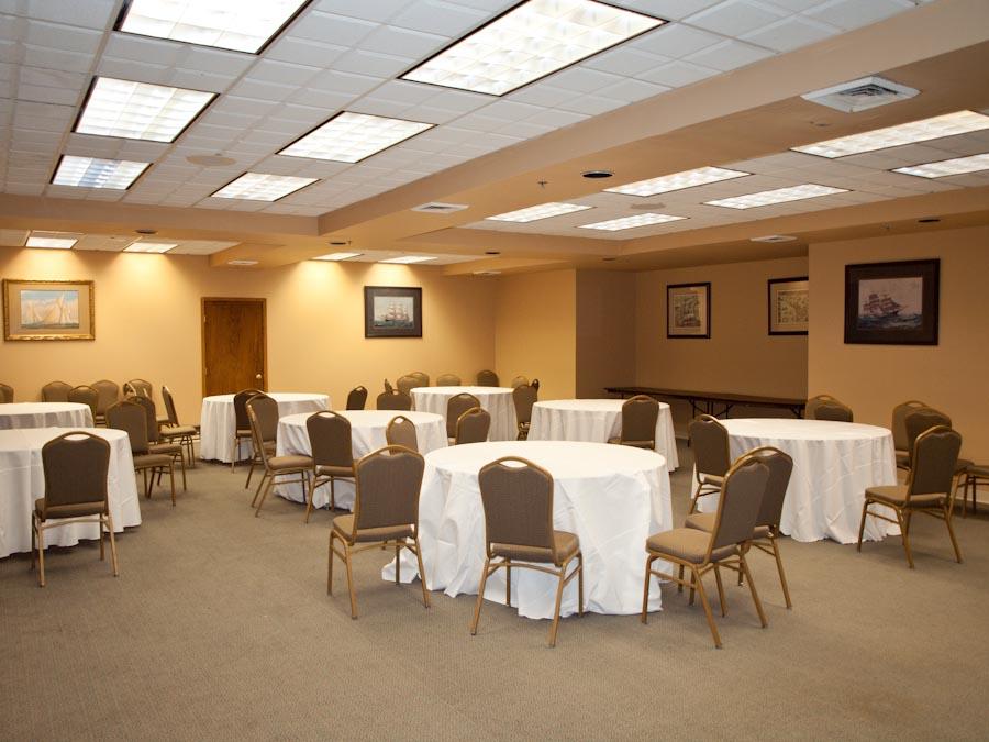 111 Center Street, Unit 403 Lake Geneva, WI 53147 - Photo 27 of 29 Banquet Room