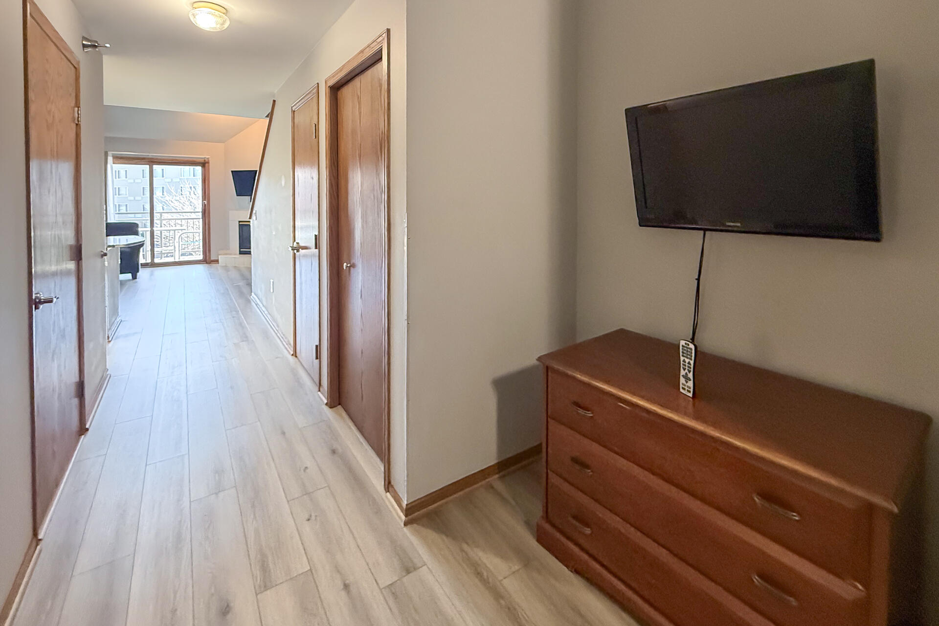 111 Center Street, Unit 403 Lake Geneva, WI 53147 - Photo 8 of 29 Hall