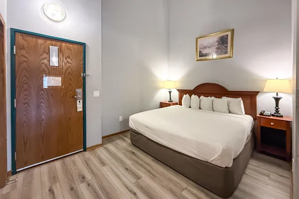 $275,000 | 111 Center Street, Unit 403, Lake Geneva, WI 53147