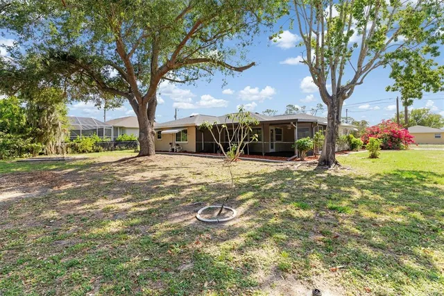 a view of a big room with an empty space