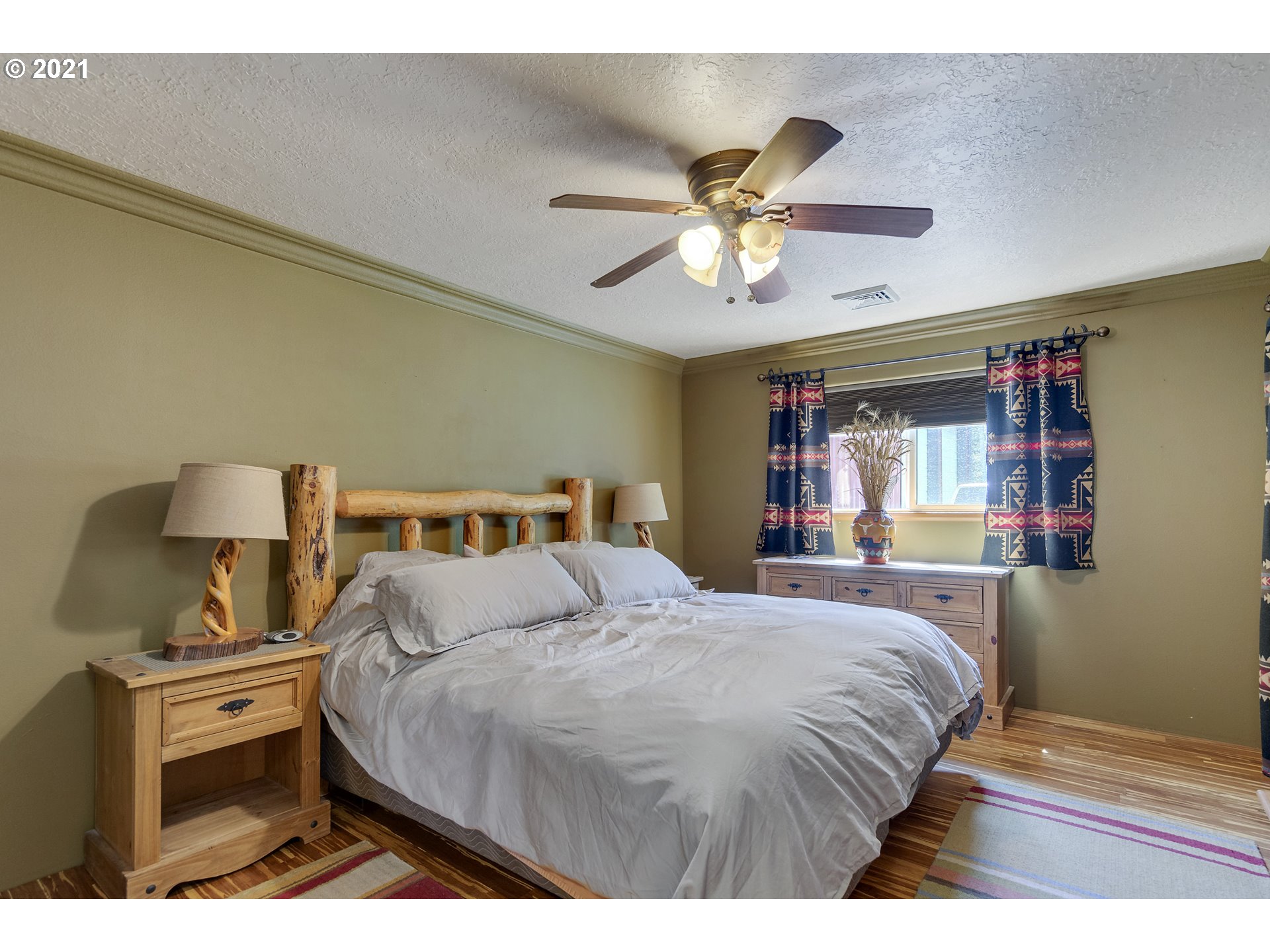 715 Aplin Road White Salmon, WA 98672 - Photo 15 of 27 Gallery Image 15