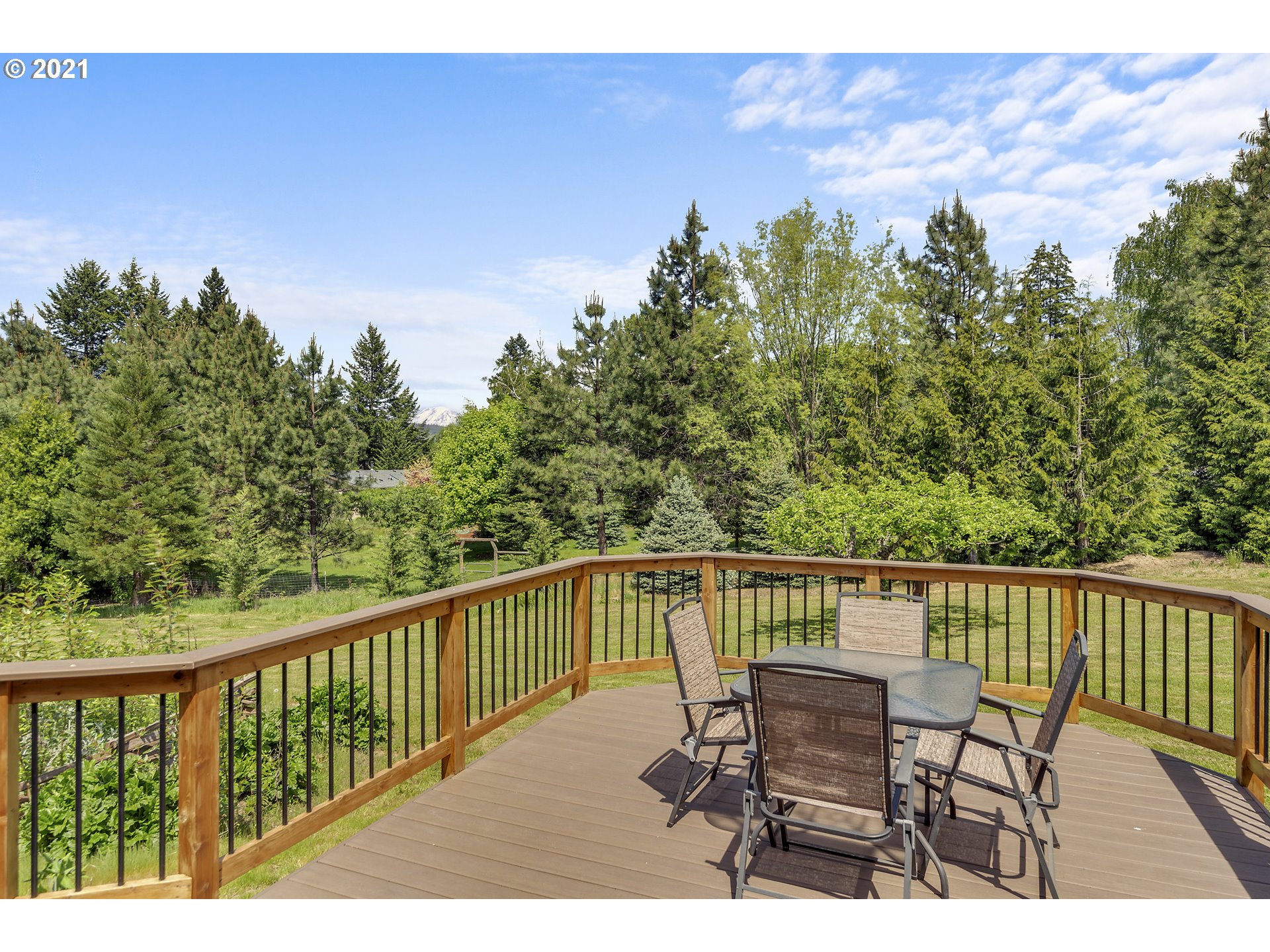 715 Aplin Road White Salmon, WA 98672 - Photo 5 of 27 Gallery Image 5